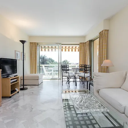 Tassigny Apartman *