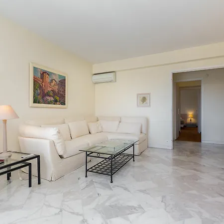 Tassigny Apartman *