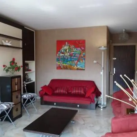 Tassigny Apartment