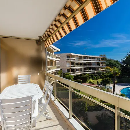 Tassigny Apartment *